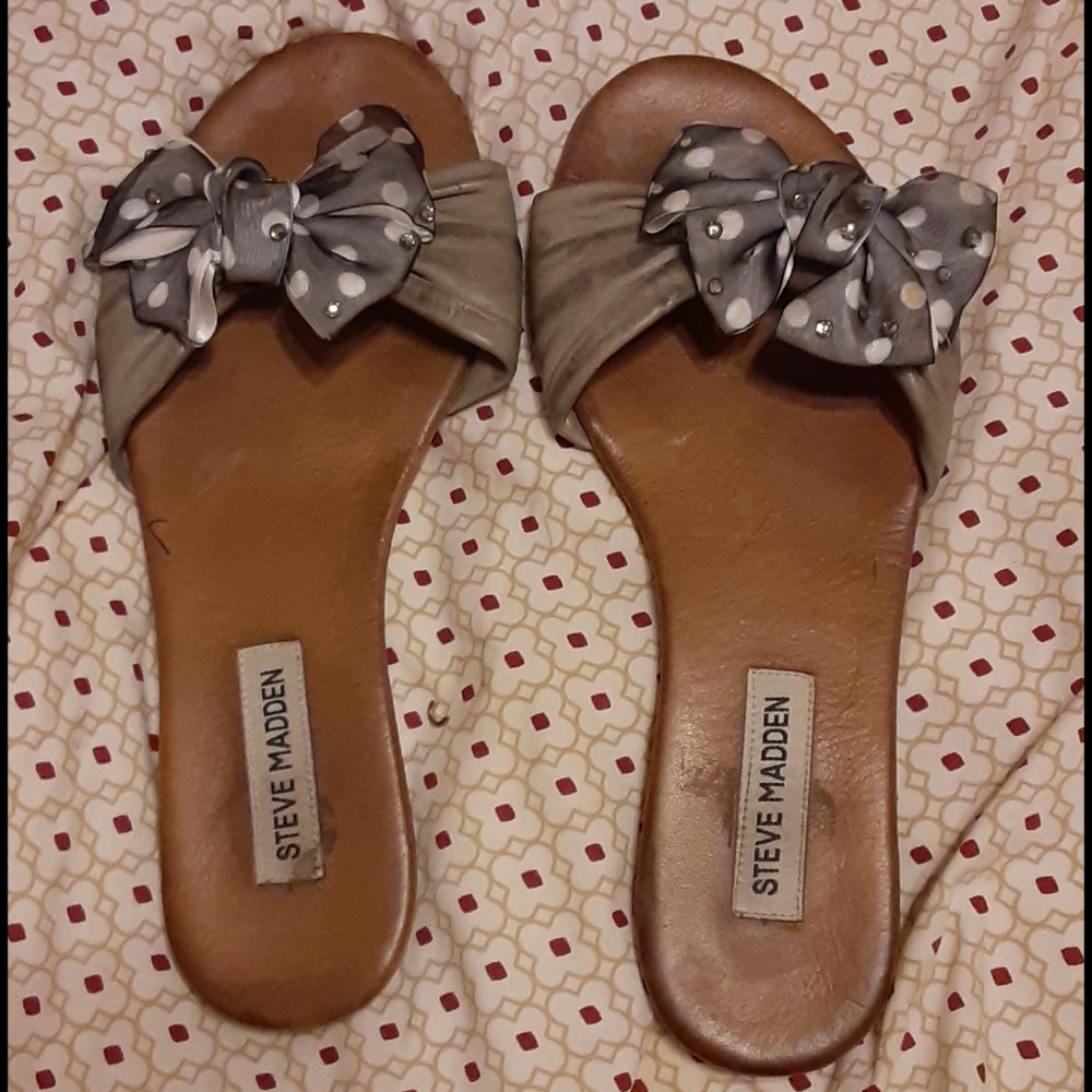 Steve Madden  flip flops
